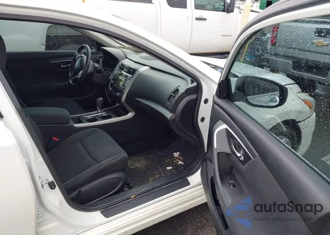 2015 Nissan Altima 2.5 Sv z USA, uszkodzony, nr VIN 1N4AL3AP4FC179598